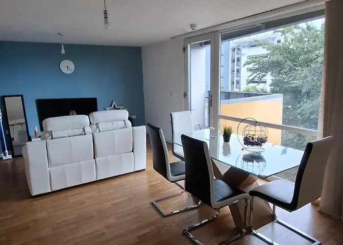 Urban Oasis 2Br City Centre Apartment - Balcony